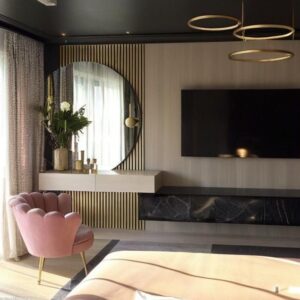 Dom w stylu modern classic zatopiony w satynowej czerni