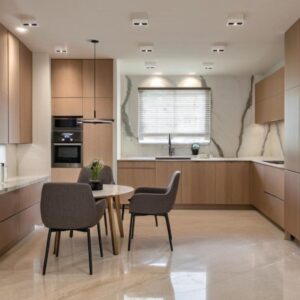 Część dzienna domu jednorodzinnego w tonacji kolorów ziemi