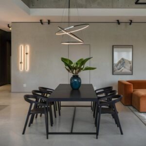 Minimalizm z akcentem w kolorze ziemistego oranżu